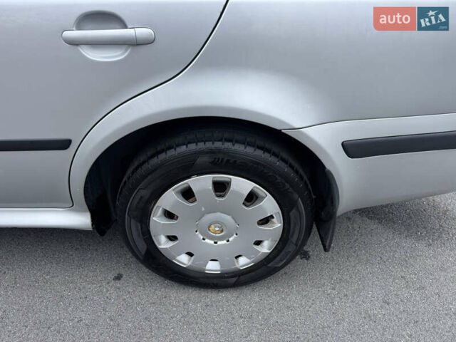 Серый Шкода Октавия, объемом двигателя 1.6 л и пробегом 267 тыс. км за 4700 $, фото 14 на Automoto.ua