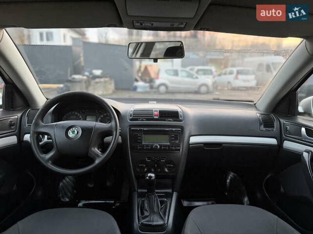 Сірий Шкода Октавія, об'ємом двигуна 1.6 л та пробігом 250 тис. км за 3850 $, фото 49 на Automoto.ua