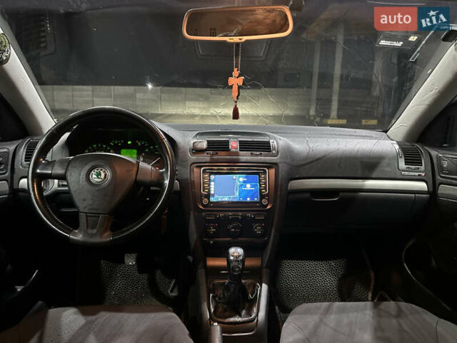 Сірий Шкода Октавія, об'ємом двигуна 1.6 л та пробігом 207 тис. км за 5500 $, фото 8 на Automoto.ua