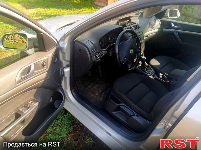 Серый Шкода Октавия, объемом двигателя 1.6 л и пробегом 229 тыс. км за 5900 $, фото 3 на Automoto.ua