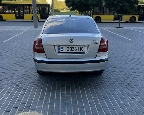 Серый Шкода Октавия, объемом двигателя 1.6 л и пробегом 200 тыс. км за 4650 $, фото 13 на Automoto.ua