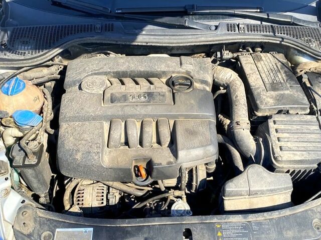 Серый Шкода Октавия, объемом двигателя 1.6 л и пробегом 311 тыс. км за 5500 $, фото 7 на Automoto.ua