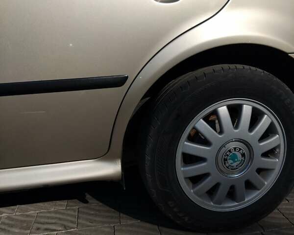 Сірий Шкода Октавія, об'ємом двигуна 1.6 л та пробігом 276 тис. км за 5100 $, фото 3 на Automoto.ua