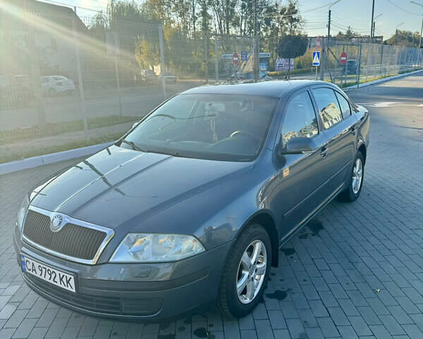 Серый Шкода Октавия, объемом двигателя 1.6 л и пробегом 221 тыс. км за 6100 $, фото 9 на Automoto.ua