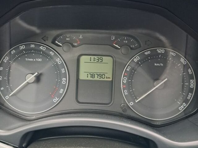 Серый Шкода Октавия, объемом двигателя 1.6 л и пробегом 178 тыс. км за 5950 $, фото 23 на Automoto.ua