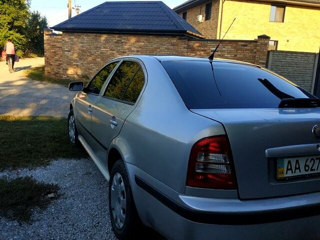 Сірий Шкода Октавія, об'ємом двигуна 1.6 л та пробігом 300 тис. км за 4000 $, фото 2 на Automoto.ua