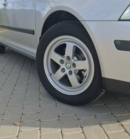 Серый Шкода Октавия, объемом двигателя 1.6 л и пробегом 192 тыс. км за 6150 $, фото 1 на Automoto.ua