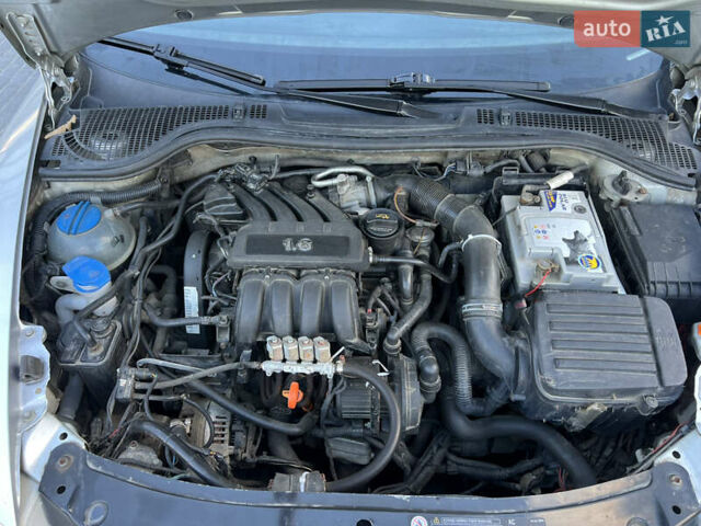 Серый Шкода Октавия, объемом двигателя 1.6 л и пробегом 200 тыс. км за 4650 $, фото 26 на Automoto.ua