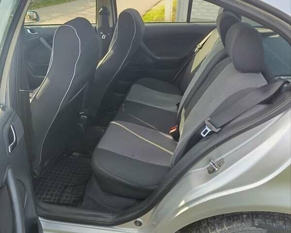 Сірий Шкода Октавія, об'ємом двигуна 1.6 л та пробігом 295 тис. км за 5300 $, фото 16 на Automoto.ua