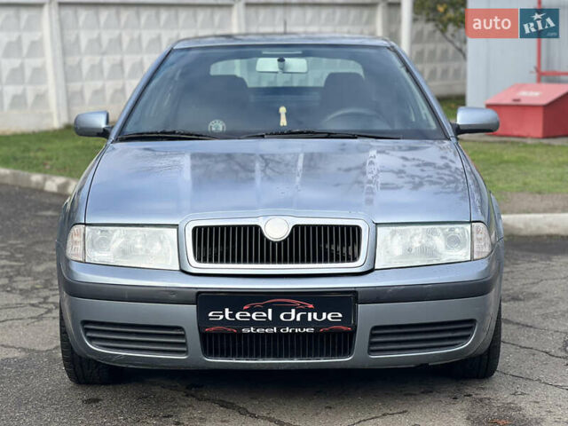 Серый Шкода Октавия, объемом двигателя 1.6 л и пробегом 255 тыс. км за 5999 $, фото 1 на Automoto.ua