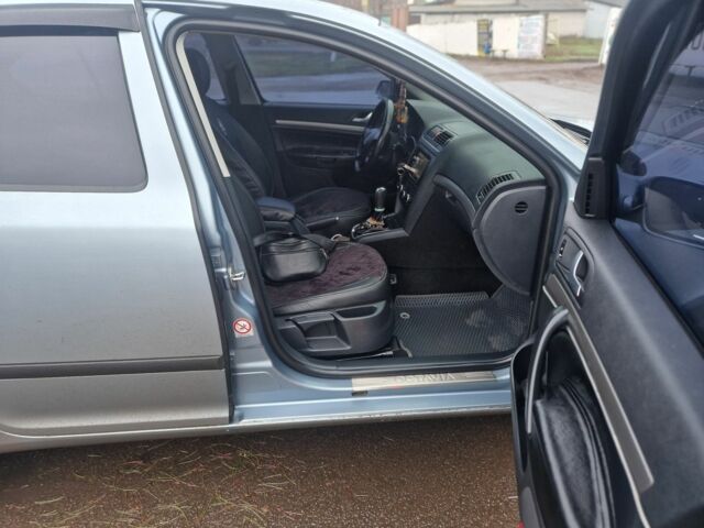 Сірий Шкода Октавія, об'ємом двигуна 1.6 л та пробігом 235 тис. км за 6500 $, фото 5 на Automoto.ua