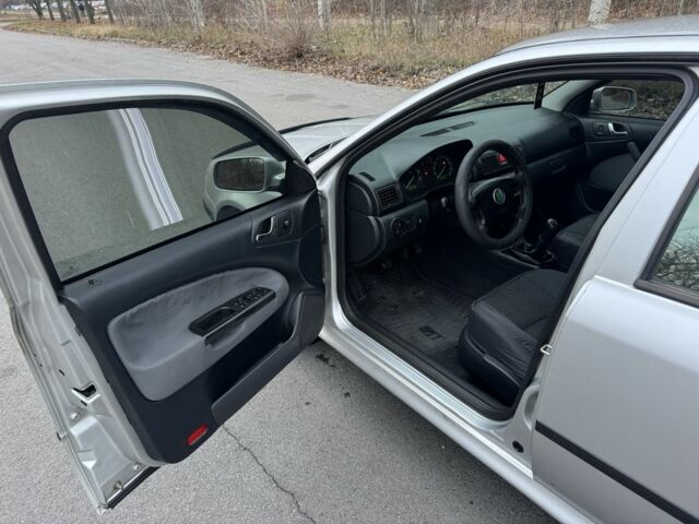 Сірий Шкода Октавія, об'ємом двигуна 1.6 л та пробігом 265 тис. км за 4450 $, фото 3 на Automoto.ua