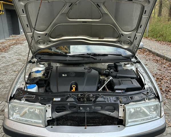 Серый Шкода Октавия, объемом двигателя 1.6 л и пробегом 215 тыс. км за 4550 $, фото 11 на Automoto.ua