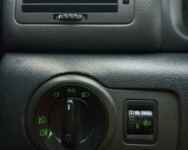 Серый Шкода Октавия, объемом двигателя 1.6 л и пробегом 255 тыс. км за 4200 $, фото 43 на Automoto.ua