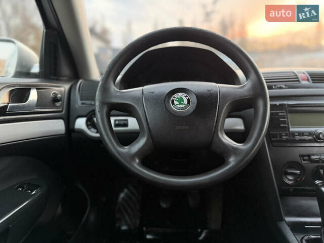 Сірий Шкода Октавія, об'ємом двигуна 1.6 л та пробігом 250 тис. км за 3850 $, фото 46 на Automoto.ua