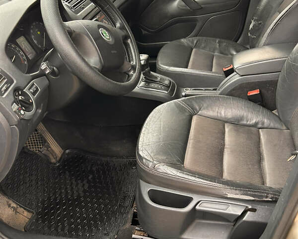 Серый Шкода Октавия, объемом двигателя 1.6 л и пробегом 283 тыс. км за 4700 $, фото 8 на Automoto.ua