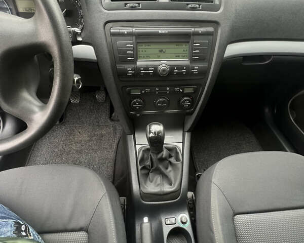 Шкода Октавия 2005 в Полтаве на Automoto.ua Серый Шкода Октавия, объемом двигателя 1.6 л и пробегом 176 тыс. км за 6500 $, фото 28 на Automoto.ua