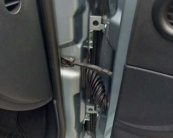 Серый Шкода Октавия, объемом двигателя 1.6 л и пробегом 303 тыс. км за 5800 $, фото 17 на Automoto.ua