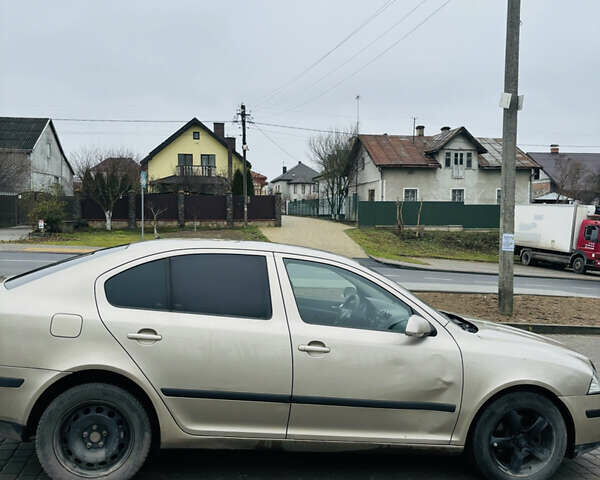 Сірий Шкода Октавія, об'ємом двигуна 2 л та пробігом 404 тис. км за 5950 $, фото 2 на Automoto.ua