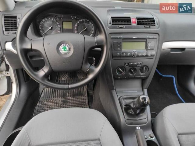 Серый Шкода Октавия, объемом двигателя 1.6 л и пробегом 180 тыс. км за 5190 $, фото 7 на Automoto.ua