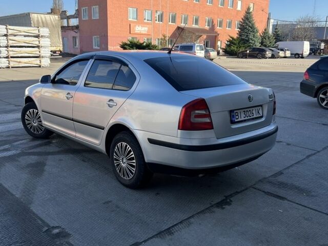 Серый Шкода Октавия, объемом двигателя 1.6 л и пробегом 200 тыс. км за 3999 $, фото 3 на Automoto.ua