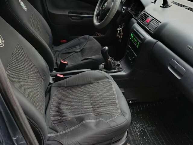 Серый Шкода Октавия, объемом двигателя 1.6 л и пробегом 325 тыс. км за 4800 $, фото 5 на Automoto.ua