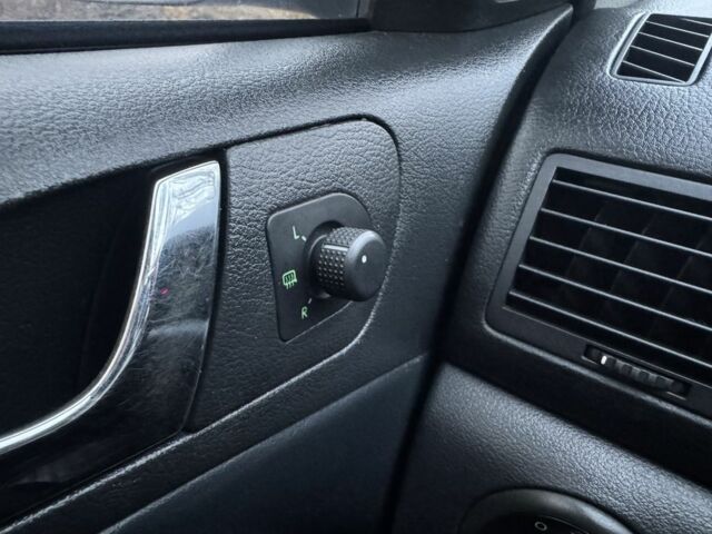 Сірий Шкода Октавія, об'ємом двигуна 1.6 л та пробігом 265 тис. км за 4450 $, фото 17 на Automoto.ua