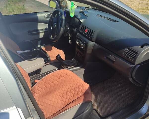 Сірий Шкода Октавія, об'ємом двигуна 1.6 л та пробігом 250 тис. км за 4000 $, фото 3 на Automoto.ua