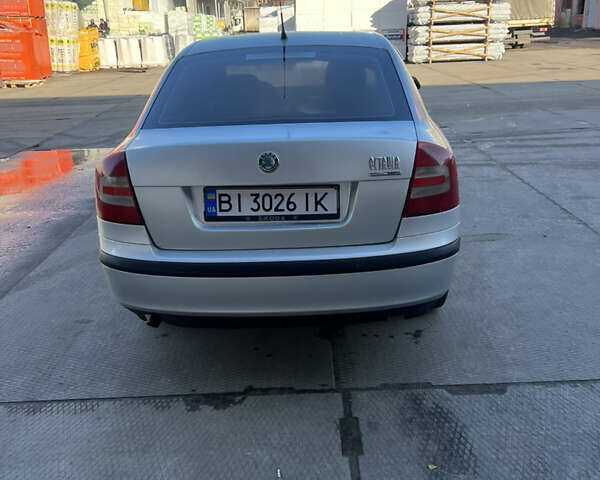 Серый Шкода Октавия, объемом двигателя 1.6 л и пробегом 200 тыс. км за 3999 $, фото 4 на Automoto.ua
