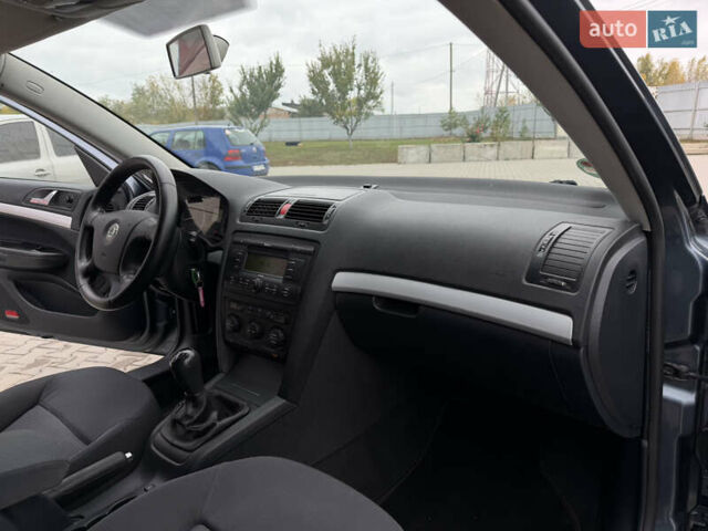 Серый Шкода Октавия, объемом двигателя 1.6 л и пробегом 220 тыс. км за 6350 $, фото 27 на Automoto.ua