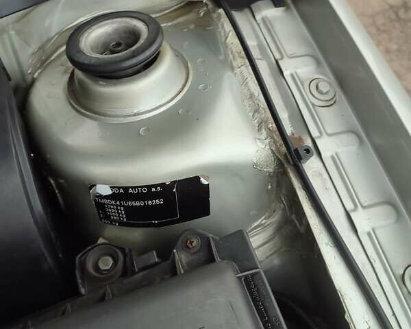 Сірий Шкода Октавія, об'ємом двигуна 1.6 л та пробігом 200 тис. км за 5850 $, фото 8 на Automoto.ua