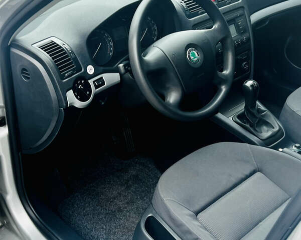 Шкода Октавия 2005 в Полтаве на Automoto.ua Серый Шкода Октавия, объемом двигателя 1.6 л и пробегом 176 тыс. км за 6500 $, фото 25 на Automoto.ua