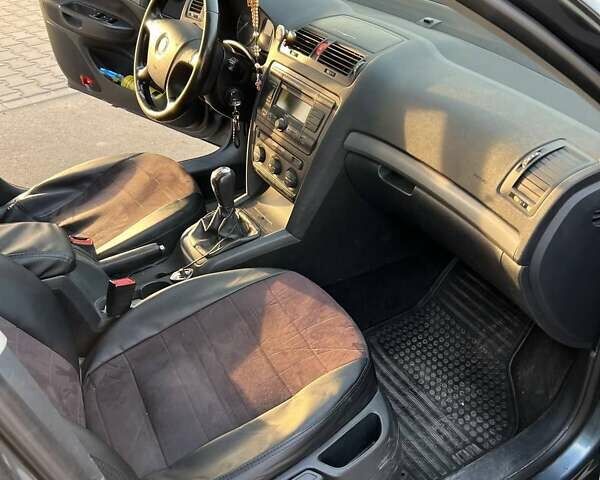 Серый Шкода Октавия, объемом двигателя 1.6 л и пробегом 273 тыс. км за 5500 $, фото 8 на Automoto.ua