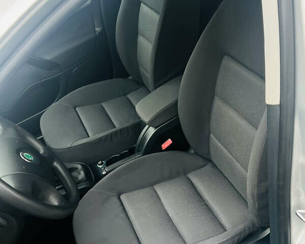 Шкода Октавия 2005 в Полтаве на Automoto.ua Серый Шкода Октавия, объемом двигателя 1.6 л и пробегом 176 тыс. км за 6500 $, фото 26 на Automoto.ua