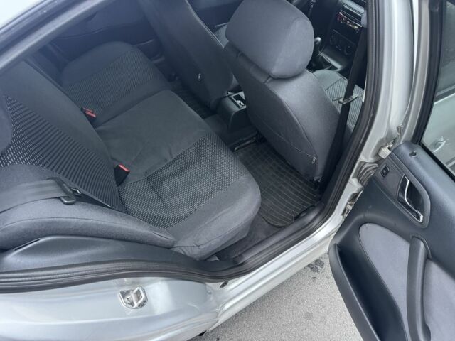 Сірий Шкода Октавія, об'ємом двигуна 1.6 л та пробігом 265 тис. км за 4450 $, фото 8 на Automoto.ua