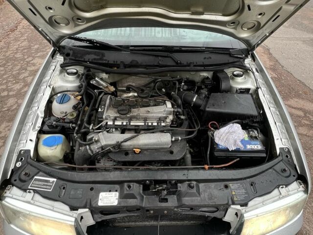 Серый Шкода Октавия, объемом двигателя 1.8 л и пробегом 270 тыс. км за 4300 $, фото 9 на Automoto.ua