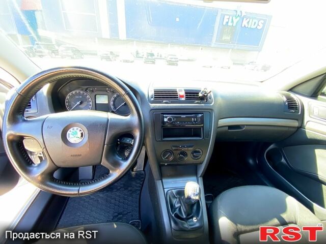 Серый Шкода Октавия, объемом двигателя 1.6 л и пробегом 311 тыс. км за 5500 $, фото 8 на Automoto.ua