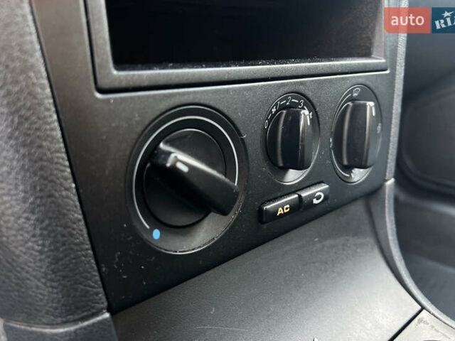 Серый Шкода Октавия, объемом двигателя 1.6 л и пробегом 255 тыс. км за 5999 $, фото 12 на Automoto.ua