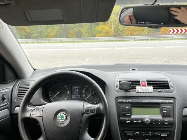 Сірий Шкода Октавія, об'ємом двигуна 2 л та пробігом 400 тис. км за 4900 $, фото 6 на Automoto.ua