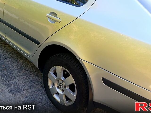 Шкода Октавия 2005 в Каменское - Днепродзержинск на Automoto.ua Серый Шкода Октавия, объемом двигателя 1.6 л и пробегом 255 тыс. км за 5900 $, фото 1 на Automoto.ua