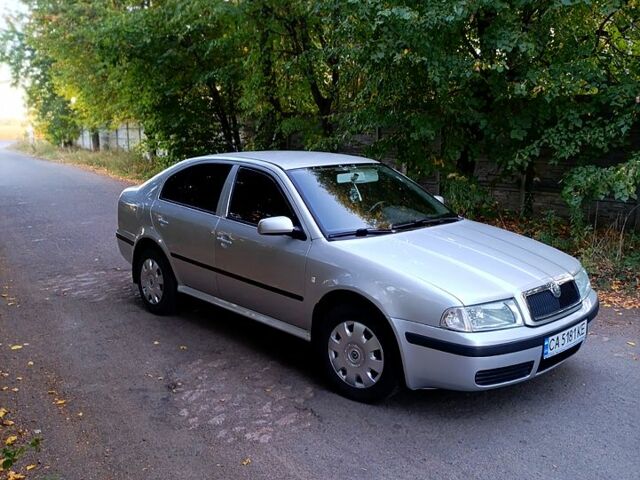 Шкода Октавия 2005 в Золотоноше на Automoto.ua Серый Шкода Октавия, объемом двигателя 1.6 л и пробегом 288 тыс. км за 4950 $, фото 2 на Automoto.ua