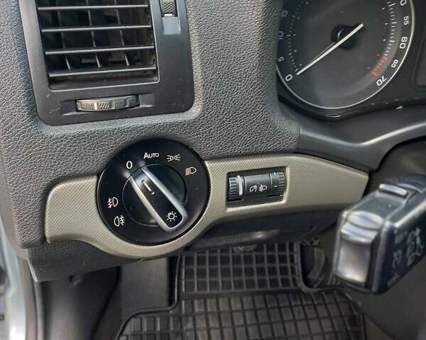 Серый Шкода Октавия, объемом двигателя 1.6 л и пробегом 303 тыс. км за 5800 $, фото 18 на Automoto.ua