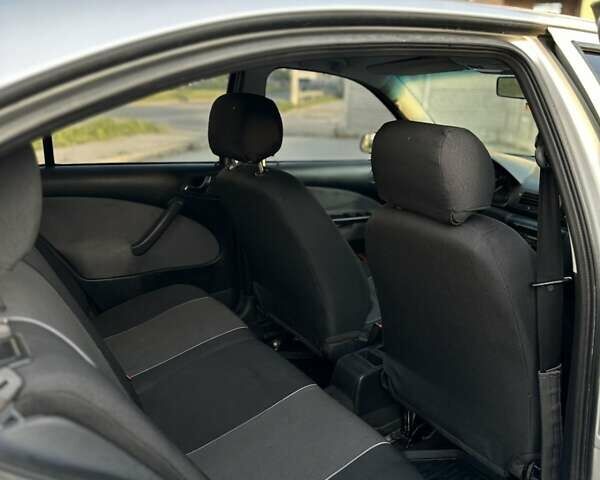 Шкода Октавия 2005 в Жмеренке на Automoto.ua Серый Шкода Октавия, объемом двигателя 1.6 л и пробегом 360 тыс. км за 3300 $, фото 16 на Automoto.ua