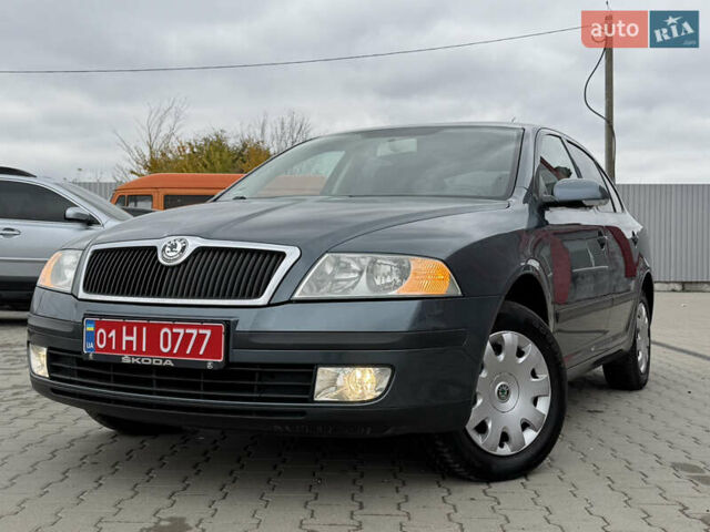 Серый Шкода Октавия, объемом двигателя 1.6 л и пробегом 220 тыс. км за 6350 $, фото 1 на Automoto.ua