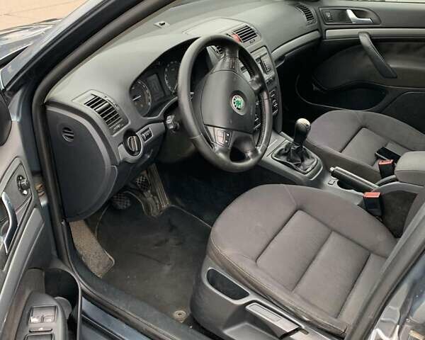 Серый Шкода Октавия, объемом двигателя 1.9 л и пробегом 340 тыс. км за 2900 $, фото 7 на Automoto.ua