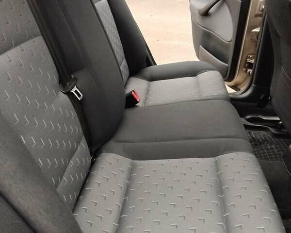 Сірий Шкода Октавія, об'ємом двигуна 1.6 л та пробігом 276 тис. км за 5100 $, фото 20 на Automoto.ua