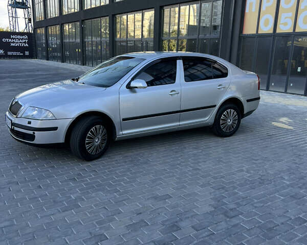 Серый Шкода Октавия, объемом двигателя 1.6 л и пробегом 200 тыс. км за 4650 $, фото 7 на Automoto.ua