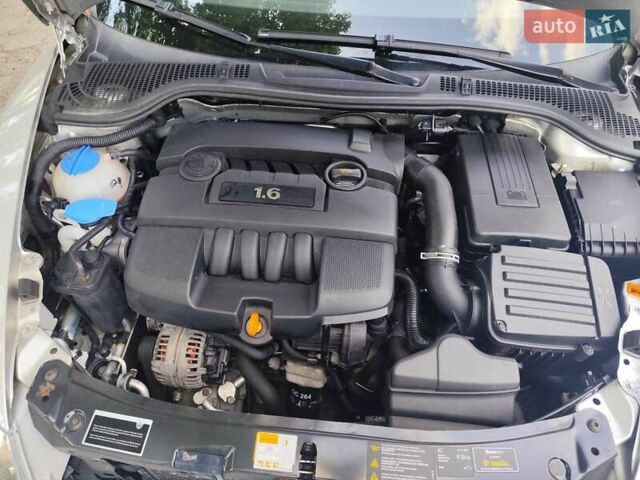 Сірий Шкода Октавія, об'ємом двигуна 1.6 л та пробігом 210 тис. км за 5999 $, фото 14 на Automoto.ua