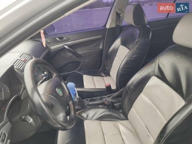 Серый Шкода Октавия, объемом двигателя 1.6 л и пробегом 250 тыс. км за 4600 $, фото 7 на Automoto.ua