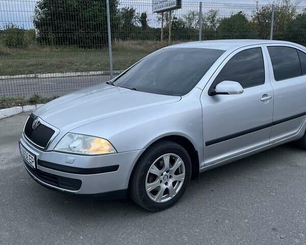 Серый Шкода Октавия, объемом двигателя 1.6 л и пробегом 200 тыс. км за 5100 $, фото 3 на Automoto.ua